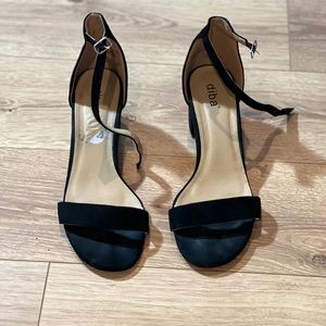 Low heeled block sandal . US Size 9.5